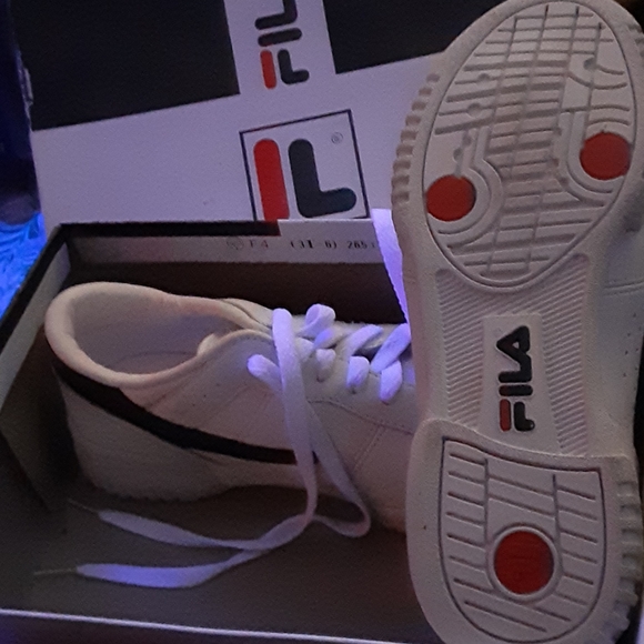 Shoes - Picture 4 of 5